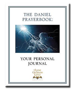 The-Daniel-Prayerbook_Your-Personal-Journa_front-coverl-with-effects